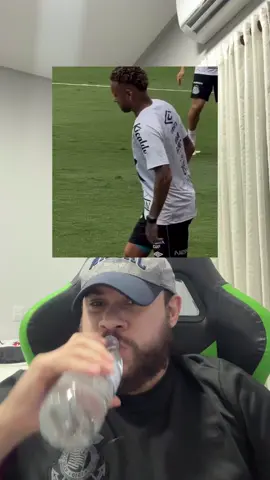 Torcedor oferece o joelho para o Neymar #brasileirao #santos #neymar 