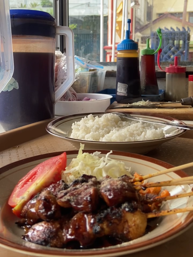 Kalu kamu ngeih madaglah 😁 #foryoupage #fyp #viral #satekambing #kulinersukoharjo 