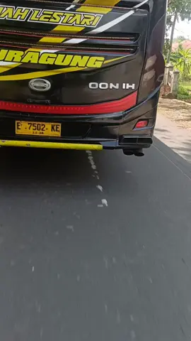 kaya ada yang aneh gasih?🤣 #busmaniacommunityindonesia #busmaniaindonesia #fyppppppppppppppppppppppp