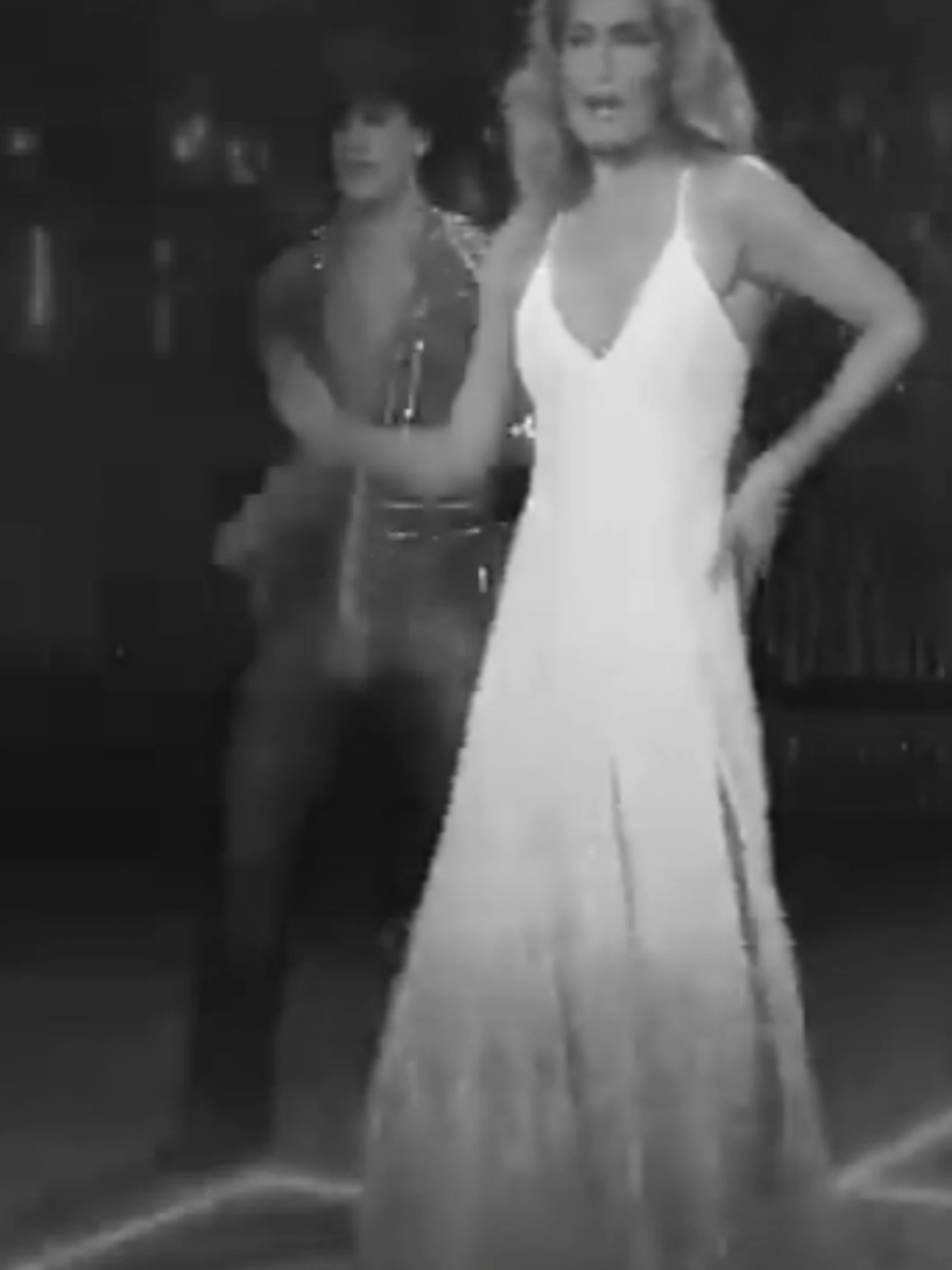 Dalida  Laissez-moi danser  1979 #Nostagie #annees70 #dalida 