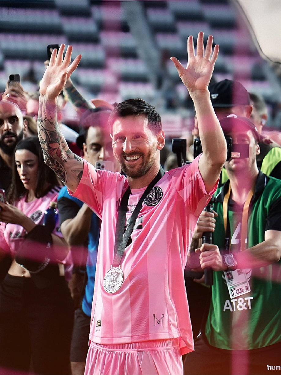 GOAT 🐐👋🤩 #leomessi #messigoat #intermiamicf #intermiamivswhitecaps #intermiami 