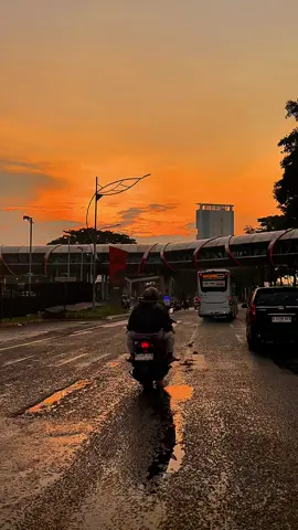 Sumarecon Bekasi , videonya boleh kalian ambil, edit sendiri ya, engga follow gpp ko, di izinin. #mediawb #bekasi #sumareconbekasi #foryou #fyp 