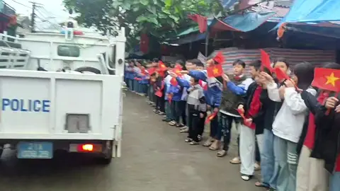 #blvvanhien #bongdadantoc #bongdanubinhlieu #macvaydabong #lamthuonglaocai đón cúp vô địch về bản@Phương Thuỷ 