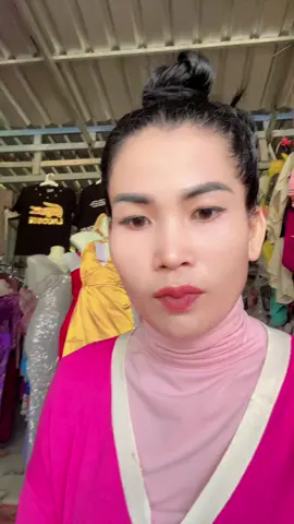 ឆុតកីឡានិងអាវរងារក្មេងចូលហើយម៉ូយ