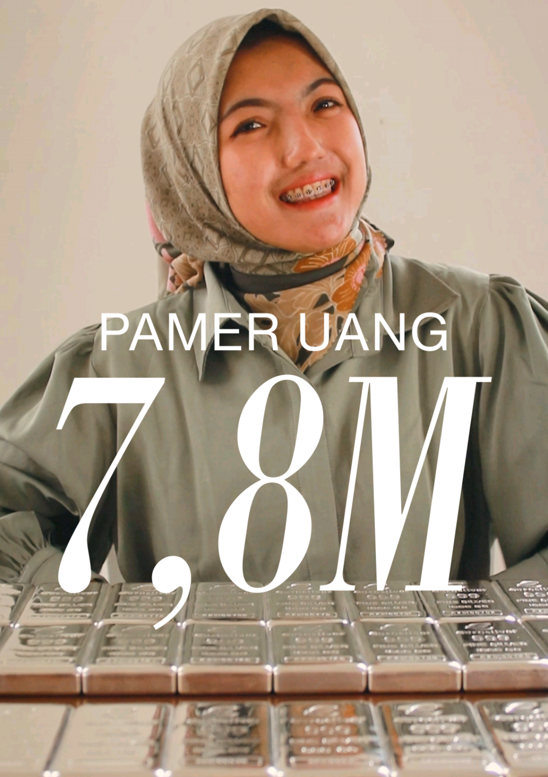 Berikut merupakan “uang 7,8 M”! Yang bisa buat beli Ferrari! Tapi ini bukan uang kertas… ini nilai perak di tahun 2025. Sekarang perak tembus ± US$58–59/oz, rekor tertinggi sepanjang masa. Kenaikannya hampir 100% dalam setahun (sumber: Investopedia & Katadata). Banyak yang bilang perak kalah pamor dari emas, padahal dunia makin butuh perak: panel surya, EV, gadget, HP, dan industri elektronik. India & Cina bahkan lagi import besar-besaran, sementara stok perak global gak sebanyak itu. Ini bukan sekadar logam — perak adalah komponen utama teknologi masa depan. Hari demi hari, uang kertas makin tergerus inflasi. Kalau gak dialokasikan, nilainya terus turun. Mau mulai investasi perak sebelum harganya makin gila? Ketik “PERAK” di kolom komentar! 🔒💰 #InvestasiPerak #Silver2025 #SilverRecordHigh #LogamMulia #HedgingInflasi