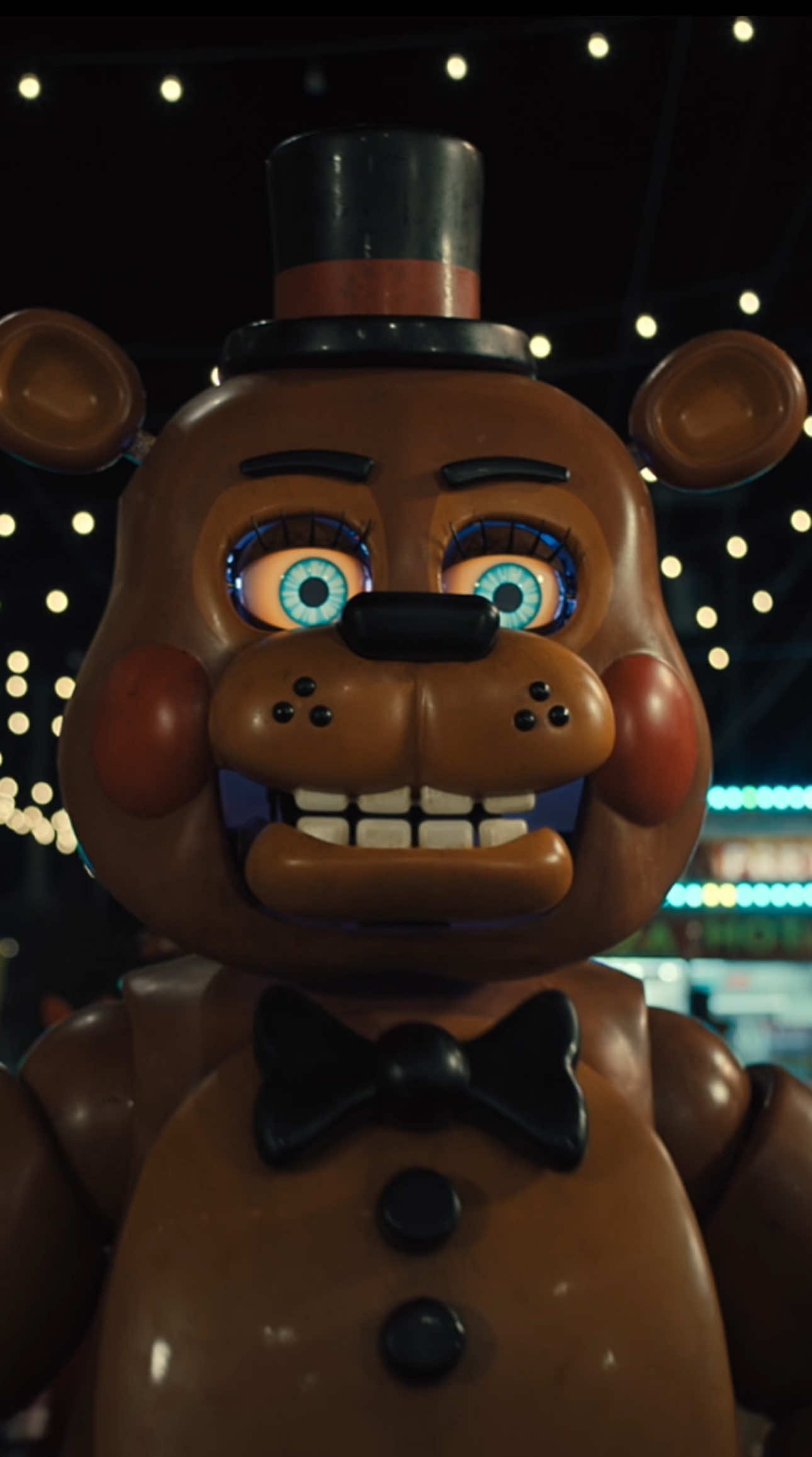 Get ready for Freddy 🐻 Watch #FiveNightsAtFreddys2 in GSC today! 🦊🐰🐔 #FiveNightsAtFreddys #FNAF #FNAF2