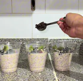 Lets prepare some overnight oats with me! #overnightoats #protein #fruits #fyp #chocolatechips 