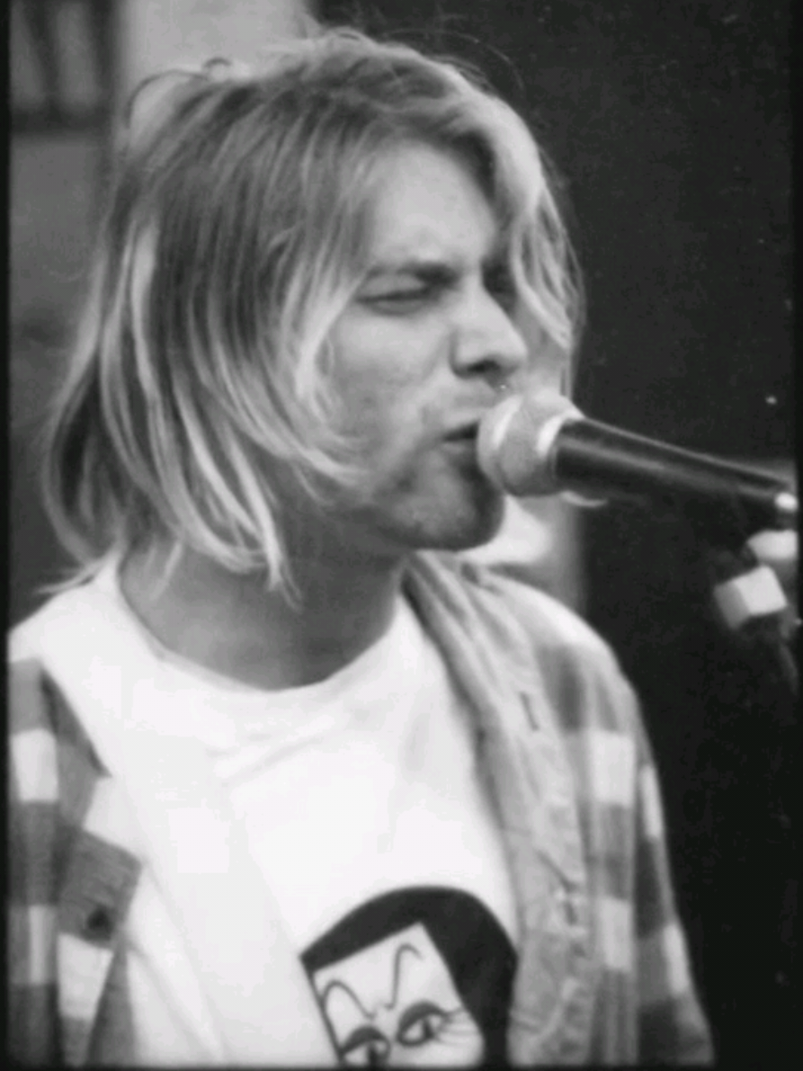 Nirvana School Live Beehive Music & Video, Seattle, WA, US September 16 1991  #nirvana #kurtcobain #davegrohl #kristnovoselic #schoolnirvana 