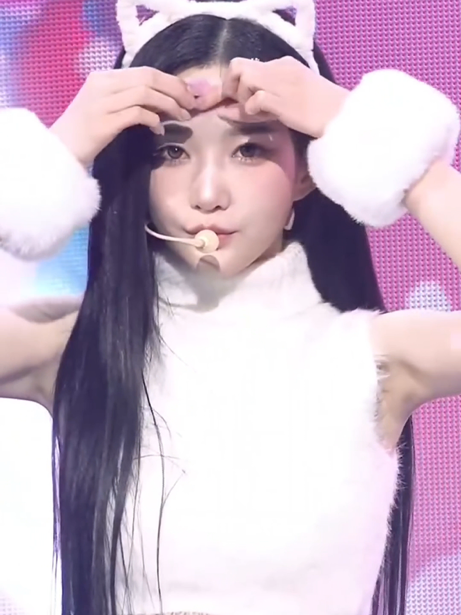 Yooyeon #tripleS #트리플에스 #yooyeon #kimyooyeon #yooyeontriples 