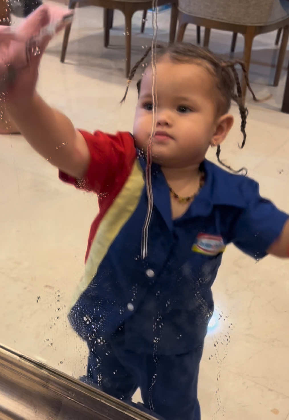 aslinya dia tuh ci i o guys👉🏼👈🏻