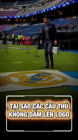 Tại Sao Các Cầu Thủ Không Bao Giờ Dẵm Lên Logo #bongda #tinbongda #xuhuong 