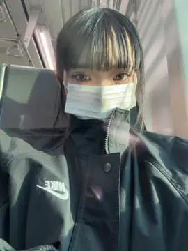 私が今思うこと書かせてもらいます。 最近フォロワーさんなどから、 「この垢本人？」というメッセージと一緒にXやInstagramのアカウントのリンクやスクショが多く送られてきます。良心で送ってくださった方達ありがとうございます🙇🏻‍♀️ ですが、あまりにもこのメッセージが多くて毎回返信するのに疲れました。なのでここで書かせてもらいます。 結論から言うと、私ではありません。 XとInstagramで私の写真やTikTokに載っている動画が使われています。そしてその垢には、動画や写真の詳細として卑猥な文章が記されています。私からしたら本当に嫌な気持ちですし、それをやっているのが私だと思われるのも正直気持ちが悪いです。私のXの垢はこの偽垢を見るために作った垢のみです。Instagramもプロフに載っているものと認識ある友人のみと繋がってる垢だけです。 XとInstagramでその垢を動かしている人が誰かはもちろんわからないし、探ろうとは思っていません。ただ、私の動画を見てくれているフォロワーさん達に違うって言う事実を伝えたかっただけです。なので、XやInstagramで偽垢を見つけた時は運営に報告・通報していただけると助かります🙇🏻‍♀️ これからも応援してくださる方が1人でもいると嬉しいです^_^ 長い文章を最後まで見てくださった方、ありがとうございます😿