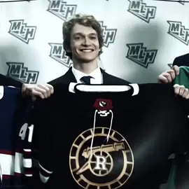 he has that hung smile #ilyarozanov #heatedrivalry #viral #ConnorStorrie #fypシ Connor Storrie as Ilya Rozanov in Heated Rivalry 