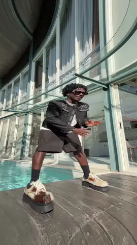 🔥🔥 my new song move drops soon TikTok do your thing! #move #dancing #newmusic #artistoftiktok #tiktok 