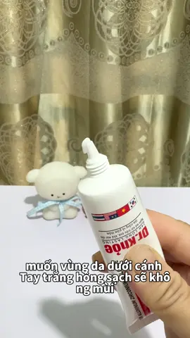 Trời hè oi bức, mồ hôi nách 