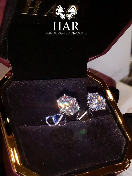 Ánh sáng lấp lánh cuốn hút đến từ bông tai kim cương nụ tôn viên chủ lộng lẫy 💎✨️ #kimcuongnuoicay #HARdiamond #TrangSucHar #bongtainu #bongtaikimcuong 