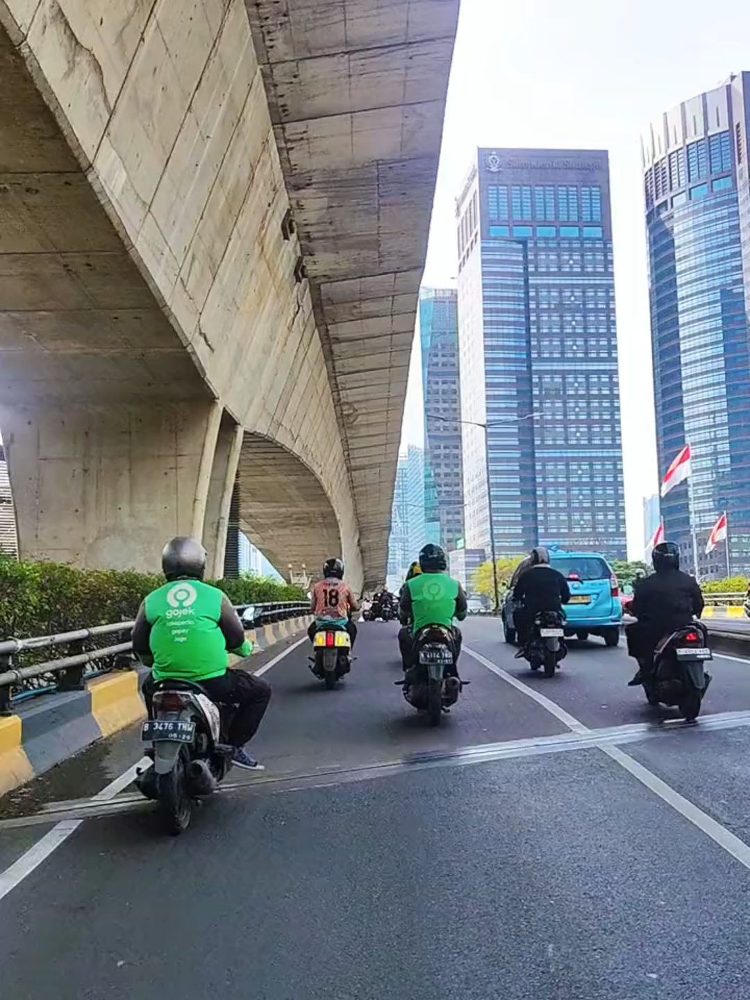 vibes jalan layang Dr. Satrio arah Kuningan  tinggal kalian ambil aja di izinkan 🙏🤩#fyp #viral #tiktoktravel #JalanJalan #trending #estetik #jakarta
