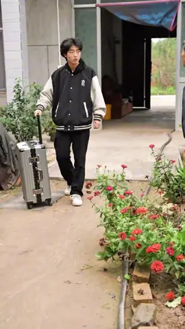 Muốn đi học nhưng bố bắt phải làm thuê cả đời #tiểuanhnhư 