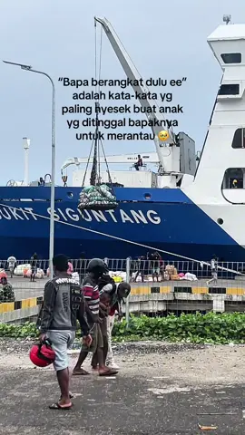 Te kenal orangnya tapi sedih sekali liat perpisahan ini🥹 sehat” buat semua yg sedang mencari nafkah untuk keluarganya