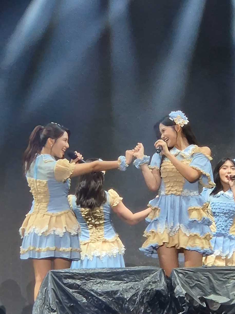 Fancam @graciajkt48 (Rapsodi) at Gelegar Musik Prambanan 6.12.2025 #gracia #graciajkt48 #jkt48 #gelegarmusikprambanan #prambanan 