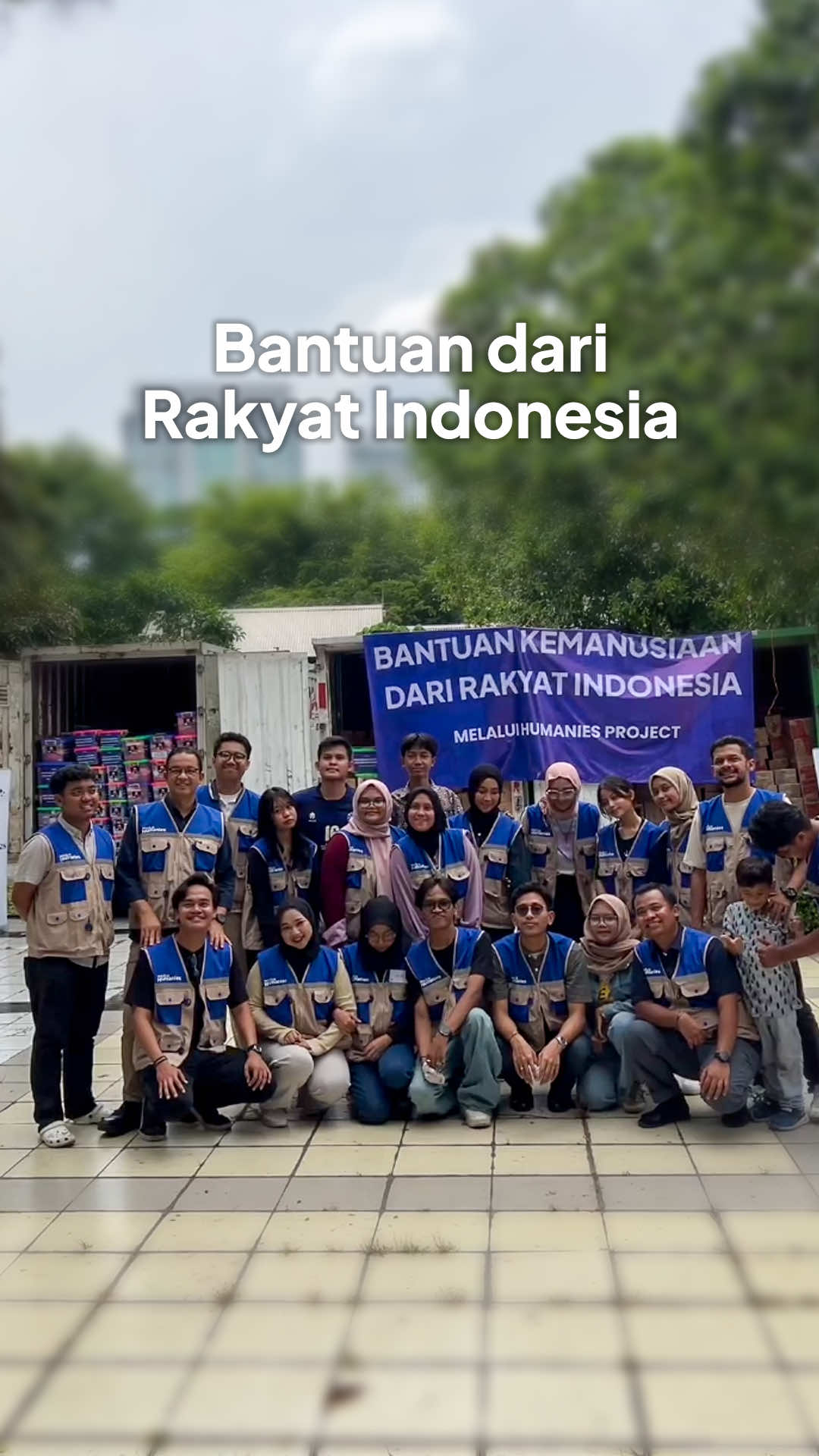 Teman-teman, kebutuhan saudara-saudara kita di sana masih sangat mendesak. Karena itu, kolaborasi dan uluran tangan dari teman-teman semua masih amat dinanti. Mari kita terus membersamai, jangan biarkan mereka berjuang sendiri.