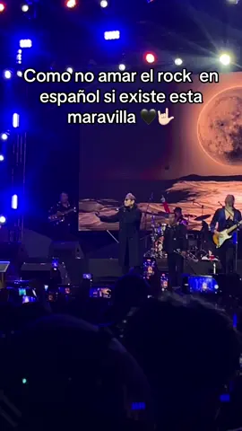 Vamos a caminaaaar...!🌙✨💛#paratii #rockenespañol #liranroll #cuartoparalasdos 