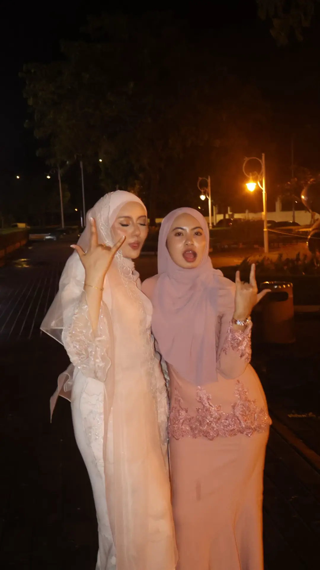 Love is in the air and on my finger 💍✨