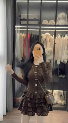 Váy ren dài tay đính tang nơ 