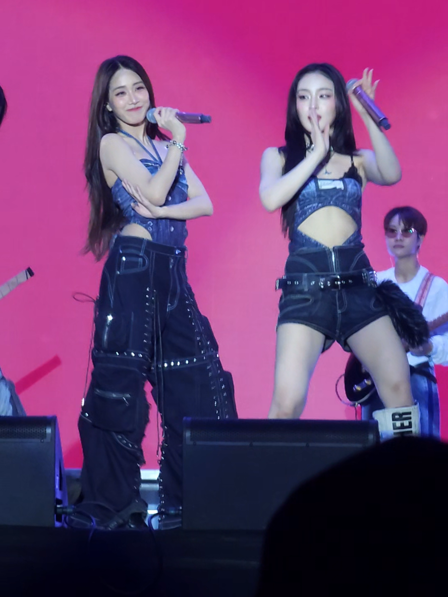 โฟร์อีฟก็พูดไปเรื่อยเก่งเหมือนกันนะ555 #4EVE #BMMF15x4EVE #BMMF15 