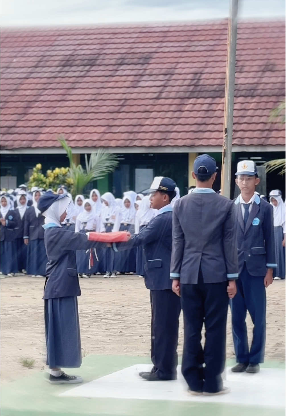 #upacarabendera #smpstory🌻 #cinematicupacara #sediapayungsebelumhujan #fyp 