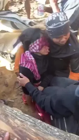 😥🇰🇭 ផ្ទះប្រជាពលរដ្ឋខ្មែរយើង រងការបាញ់ប្រហារដោយទាហានថៃ នៅថ្ងៃទី៨ ខែធ្នូ ឆ្នាំ២០២៥😥🇰🇭#100k 