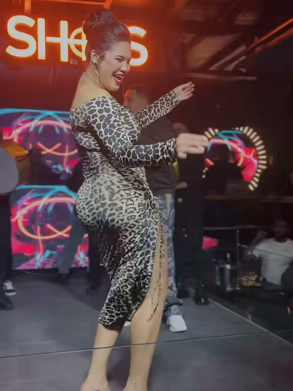 @dancertiktok2025💃براحه علينا يا بديعه #رقص #رقص_شرقي #رقص_خليجي #رقص_شعبي #مشاهير #تيك_توك #رقص_عراقي #مهرجانات #رقص_سعودي #رقص_مصري #رقص_كويتي #افراح #رقص_منزلي #رقص_مناسبات #رقص_تخسيس #تعليم_الرقص_المصري