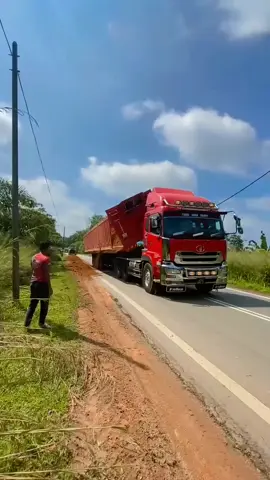 Last dance for end of 2025  rezeki Allah SWT itu Luas ☝🏻 thank you for collaboration 🫶🏻 Fauzi Agro Group 🚀 see you next project soon @dakkk_apiss  #sinarharmonitrading #baimbersatuservices  #fauziagrogroup  #johordarultakzim  #menonwork 