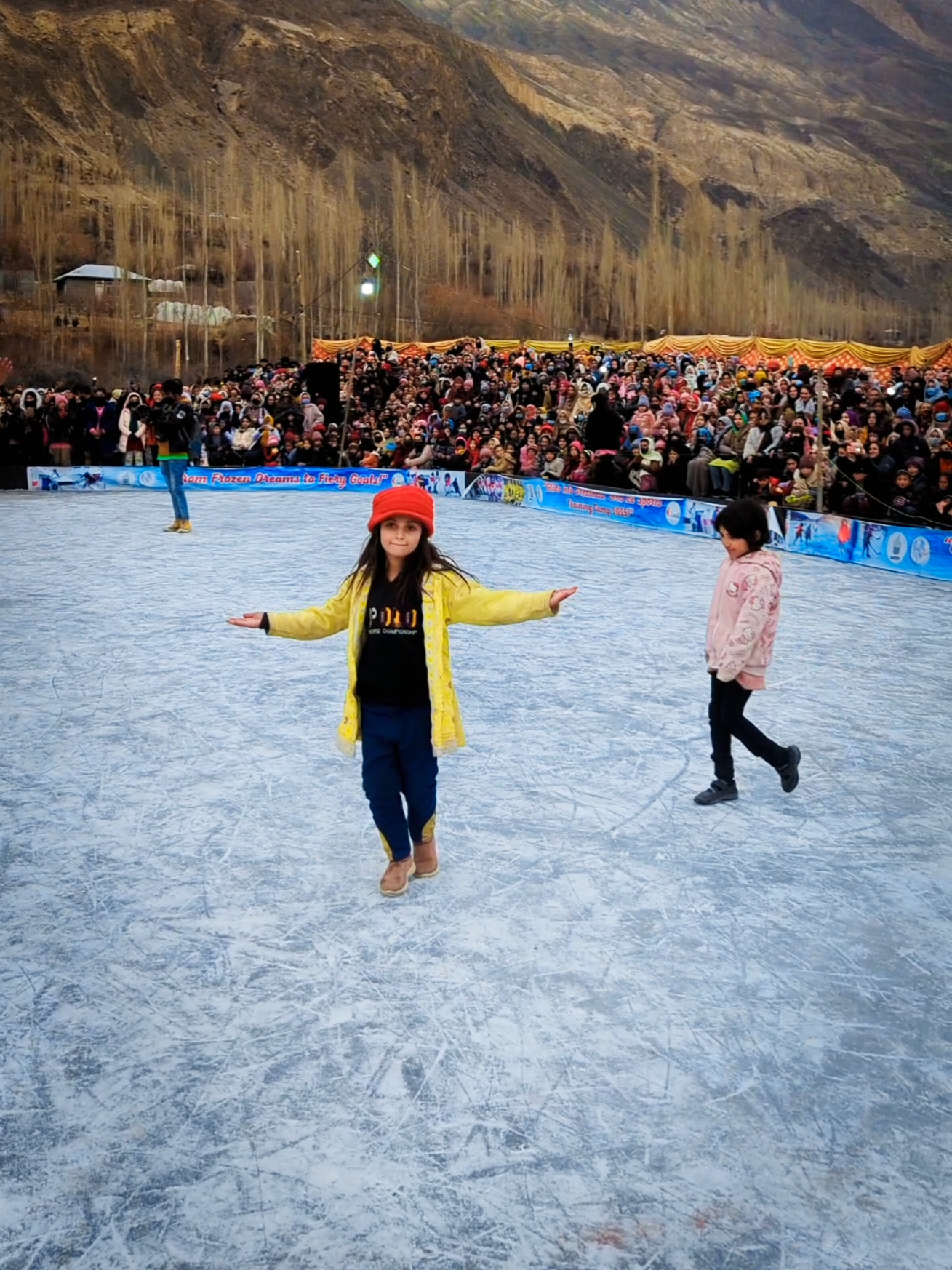 Dance on karay karay ❣️. #beauty #foryou #dance #gilgitbaltistan #trending 