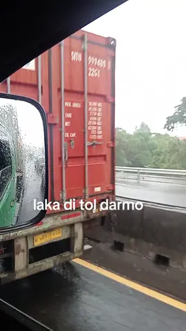 kecelakaan tol darmo arah perak 