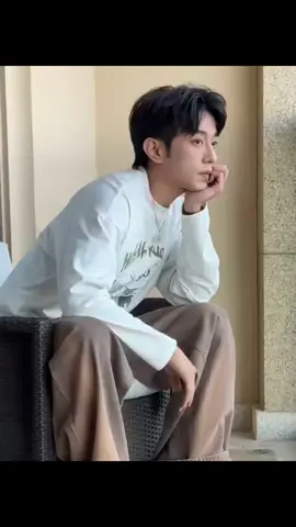 nunggu kabar dari mama udah kek nunggu gajian ma, lama banget dan rindu banget😭😭makasih udah ngabarin kami anak anakmu mam#jiangli #lipeien #jiangheng 