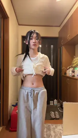 今日友達に太ったねって言われたんですよ？！ガチで頭カッチーンですね💢まぁでもこうゆう踊りみたくゆいたいことは吐き出した方がいいね☆