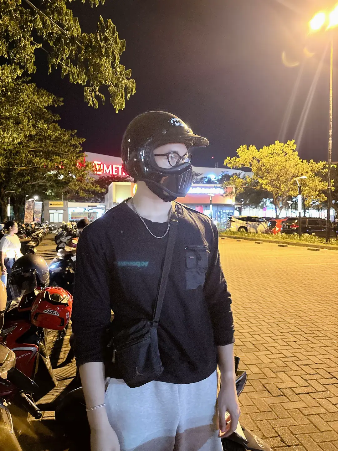 keluar jalan” di solo malem” tu enak ya.. #solobelumtidur #solo24jam 