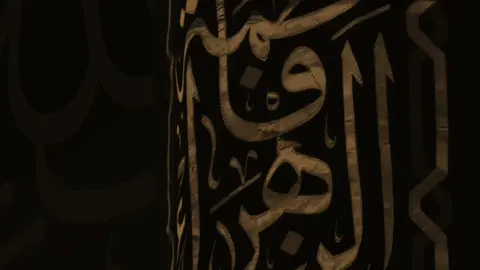 ومع ميلاد فاطمة، ابسطوا أمنياتكم لله؛ فهي الكوثر التي تُرفَع باسمها الدعوات فتُجاب . #يافاطمة #يافاطمة_الزهراء #يامولاتي #يازهراء 