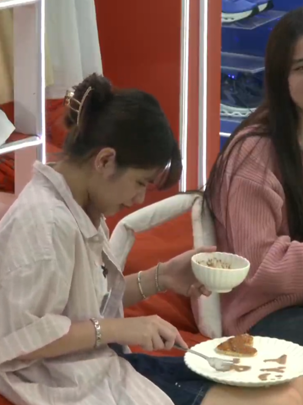 SMALL EFFORTS AREN'T SMALL FOR US!! grabi mag effort ang isang @officialravevictoria 🥺🥺🥺#ashleysarmienetopbbcollabupdates #ashrave #ashravepbbsweetmoments #pbbcollabupdates #pbbcollab 