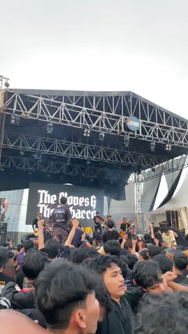 cah cah lucu the cloves di moshing😭😂 #fyp #kendal #harddomination #theclovesandthetobbaco 