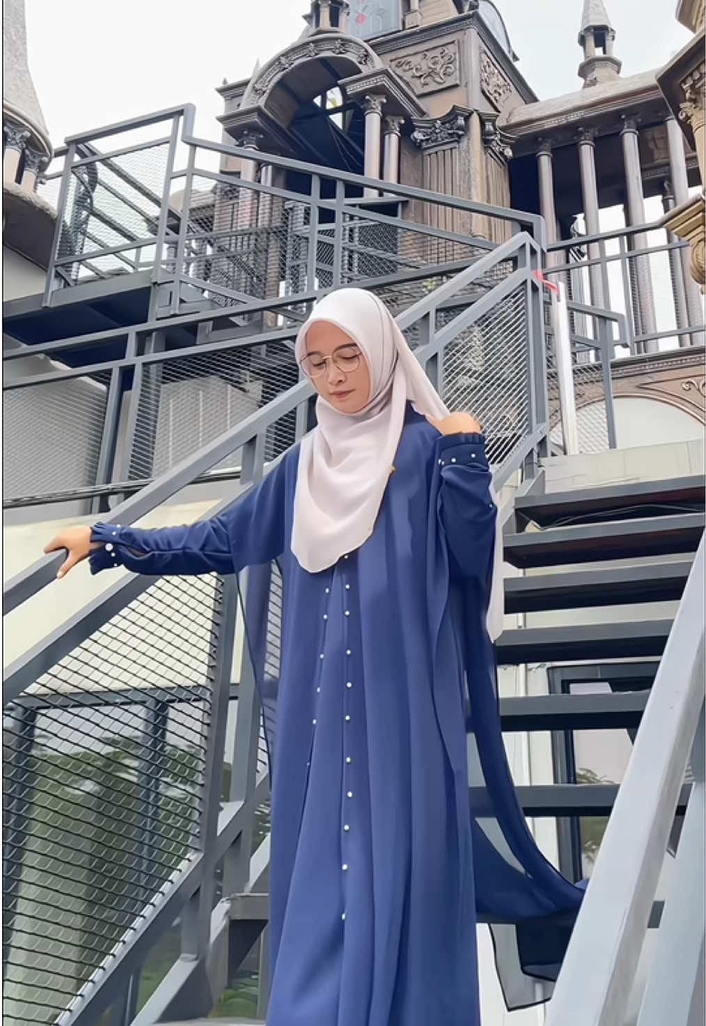 Secantik ini abayanya #abaya #outfitideas #fyp #abayafashion #abayagirls #abayas #abayamurah #abayalebaran #fyp #abayatifashion #outfitideas 