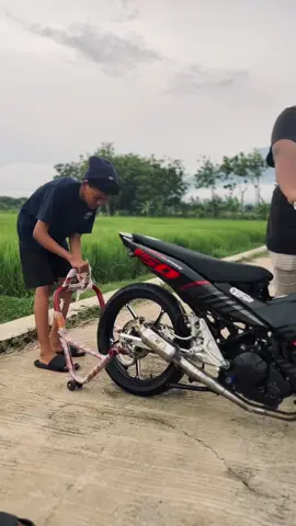 Asikinn aja brayy🤙🏻 #mxsoloraya #mxkingsolostyle #mxking150 #beranda #fyp 