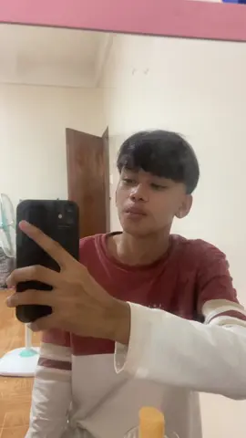 don’t mind the mirror (masyadong makalat) 