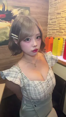 ぐるぅ！😈  Tiktok見て会いに来てくれる人いっぱい居て嬉しい；；！！！ フォロワー8000人もありがとうございます😭😭😭😭💖 📍黒崎 elf (エルフ) #黒崎 #キャバ #黒崎ラウンジ #北九州 #福岡 