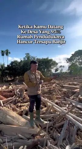*🚨 BANTUAN MENDESAK UNTUK GEUDUMBAK! 🚨* ```Inilah kondisi pilu Desa Geudumbak, Kecamatan Langkahan, Aceh Utara. 95% rumah hilang total, tersapu banjir bandang, bahkan rumah rumah disini tertimpa pohon pohon kiriman bekas dari pohon yang ditumbangkan, dan sangat banyak!! Geudumbak adalah salah satu desa yang hancur parah dan jarang terjangkau bantuan.. Sungai mereka yang luaspun berubah menjadi lautan pohon bekas dibabat.. Dan di Desa ini masih banyak jenazah yang kemungkinan belum ditemukan. Saudara saudara kita di sini sangat membutuhkan: 💧 Air Bersih 🍽️ Makanan 💊 Obat-obatan ⛺ Tenda Pengungsian yang kurang sehingga warga sebagian tidak mendapatkan tempat tidur  📖 Al-Qur'an (yang sudah tersapu banjir) karena warga sini punya balai pengajian yang isinya program tahfidz Qur’an Dan terakhir, ada 2 orang warga disini yang lumpuh 😭😭 butuh bantuan kita untuk kesehatan mereka NGO manapun, komunitas manapun Tolong datang kesini ya🥺! Sekecil apa pun bantuan kita. sangat berarti untuk mereka yang kehilangan segalanya.``` 🩸🩸🩸