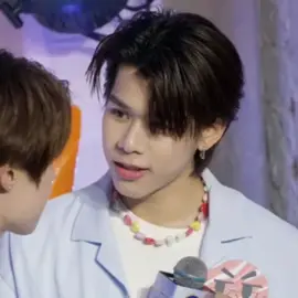 This is soooo cutee🥹🫶🏻!! The way Nut and Lego started to follow William on teasing Tui and William was so happy about it. @m.tuiiii  *cr to all fancams* ( i tried to find Hong's fancam but i couldn't find one :< ) #LYKN #williamjkp #tuichayatorn #nnutdan #lego_rapeepong 