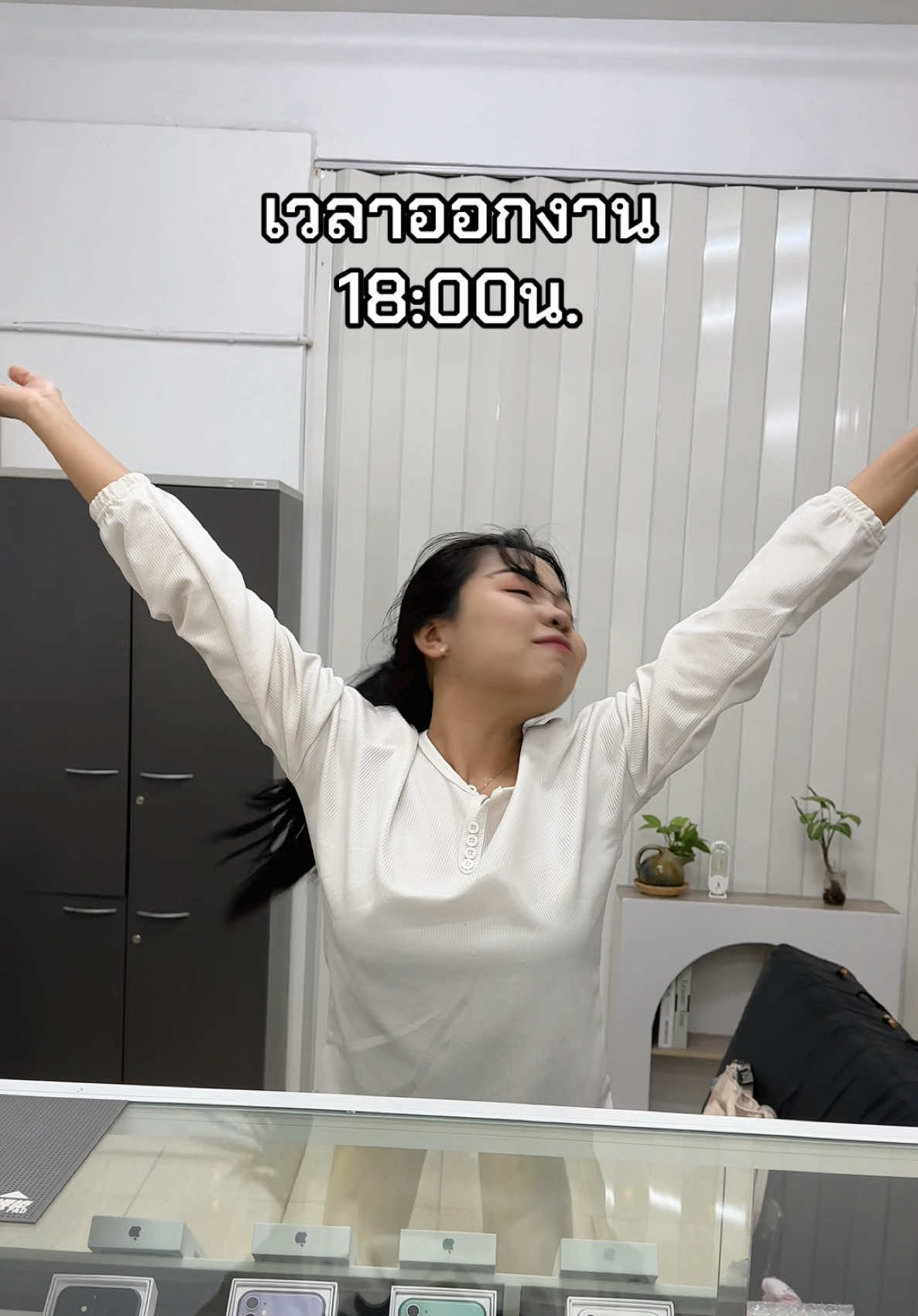 แอดมินร้านนี้มีสองร่าง 😅😅 #khunsher #ร้านโทรศัพท์แม่โจ้ #iphone #ร้านโทรศัพท์เชียงใหม่ #ผ่อนไปใช้ไปกับkhunsher 