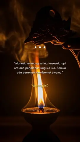 “Manusia memang sering tersesat, tapi ora ana perjalanan sing sia-sia. Semua ada perannya membentuk jiwamu.” #wejanganpituturluhur #wayang #viral #fyp #storytime 