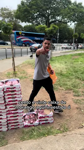 Até quando você vai trabalhar o mês inteiro pra fazer mil reais? Eu fiz R$1.000 de lucro em 3 horas vendendo morango 🍓🔥 Quando você enxerga oportunidade onde os outros não veem, a vida começa a mudar. Eu comecei pequeno… e você também pode. Nada muda se você não mudar. Quer dar o primeiro passo? 👇🏼 Comenta “morango” #vendas #empreendedorismo #visão #Deus 